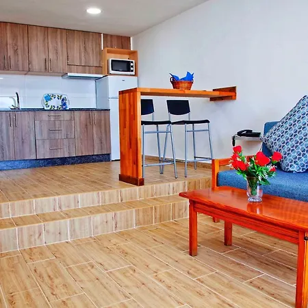 Aparthotel Tamaran - *